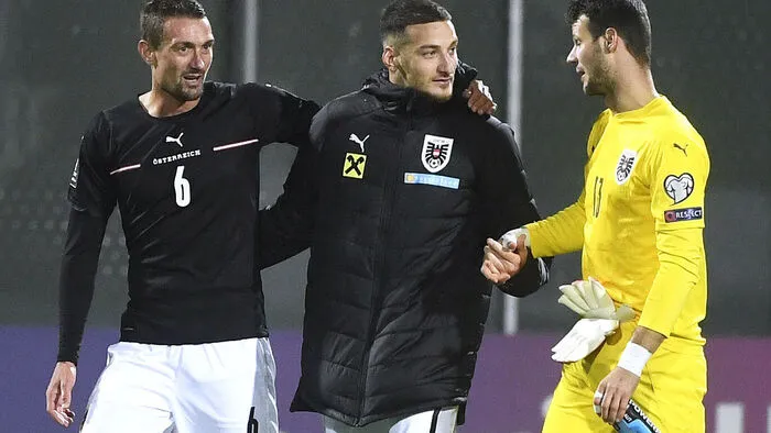 Daniel Bachmann: 4 Der England- Legionär, der zuletzt in Watford verletzungsbedingt zuschauen musste, bewahrte die Österreicher mit einigen Glanzparaden vor einem möglichen frühen Rückstand. 