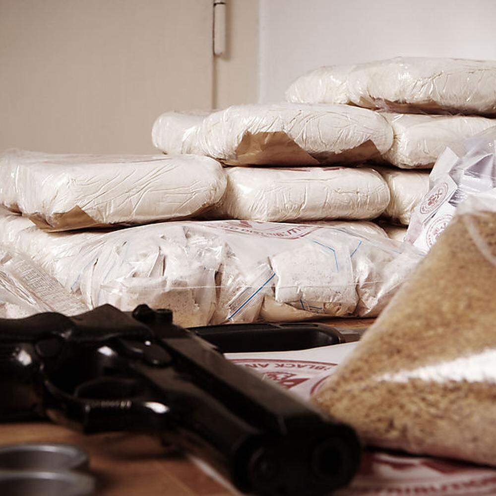 Bolivien: 8,7 Tonnen Kokain beschlagnahmt – Lieferung war für Niederlande  bestimmt - DER SPIEGEL