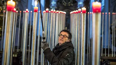 Kunst im Dom - Das Kreuz im Weg - Kunstinstallation Brandy Brandstätter Dom Klagenfurt Februar 2018