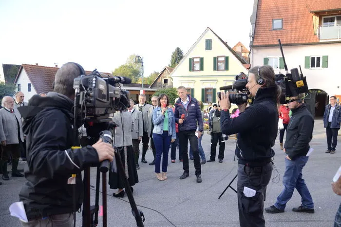... mit den Moderatoren Eva Pölzl und Oliver Zeisberger über die Zukunft der Weltraumforschung.