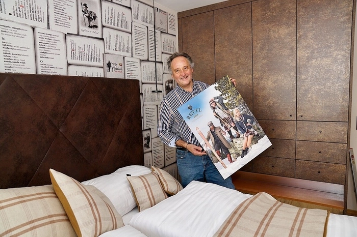 Wolfgang Hinteregger mit Rettl-Design-Zimmer