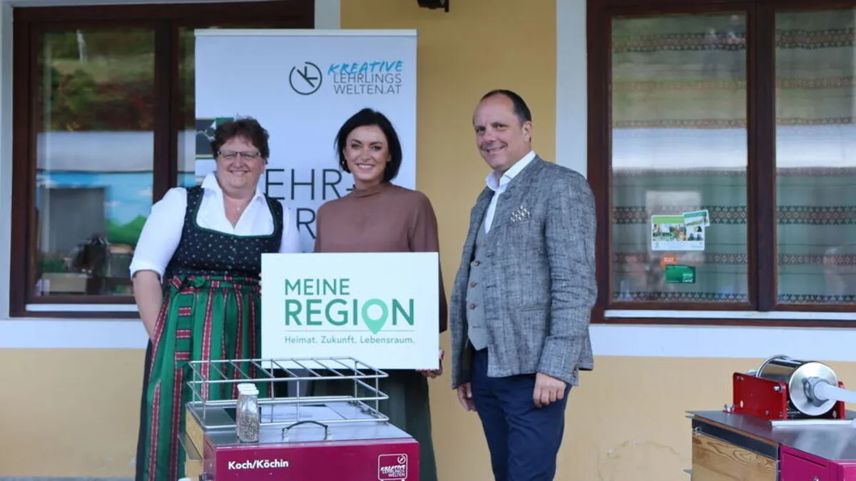 Silvia Karelly (Bgm. Fischbach), Bundesministerin Elisabeth Köstinger und Christoph Stark (Bgm. Gleisdorf)