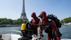 Taucher der Pariser Feuerwehr