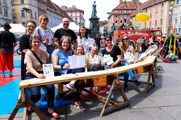 Alle Nachbarschaftszentren, Stadtteilzentren und -treffs plus die beteiligten Initiativen und Vereine haben sich am Mittwoch beim Grazer Stadtteilzirkus vorgestellt ...