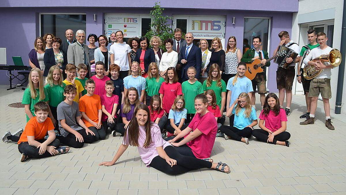 Bildungsministerin Sonja Hammerschmid besuchte die einzige Pilotschule der Steiermark, die NMS Birkfeld