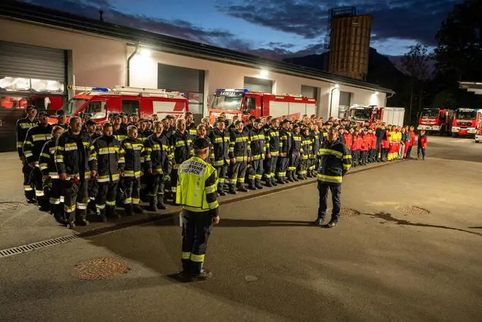 Das Rote Kreuz war mit mehreren Rettungsteams, einer Ärztin sowie dem Kriseninterventionsteam (KIT) intensiv in die Übung eingebunden.