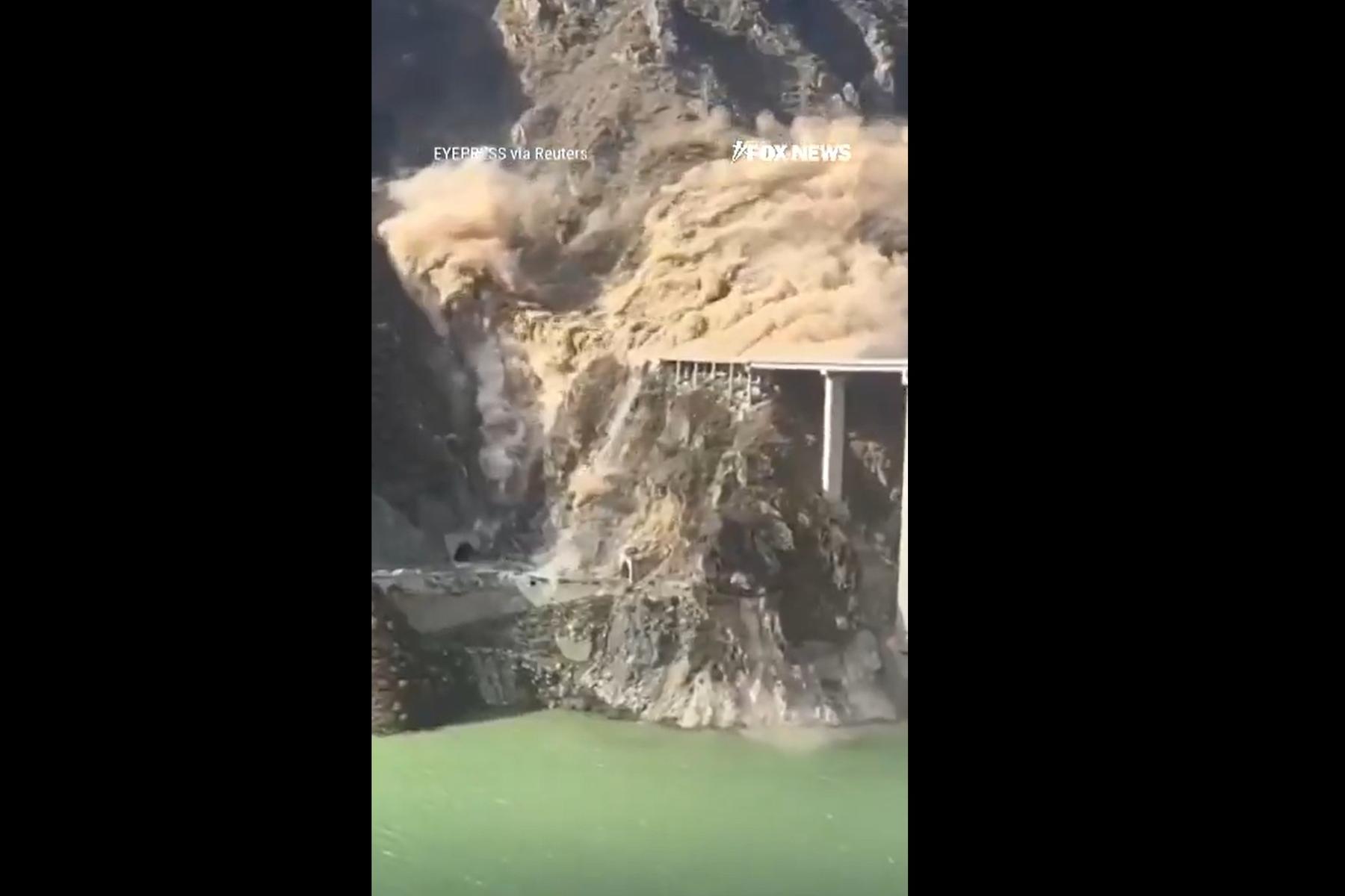 Peking: Neue Autobahnbrücke in China eingestürzt