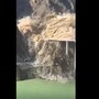  Das 172 Meter hohe Bauwerk überspannt den Dadu-Fluss.