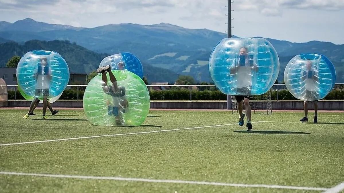 Bubble Soccer beim Jugendsporttag der Lehrlinge