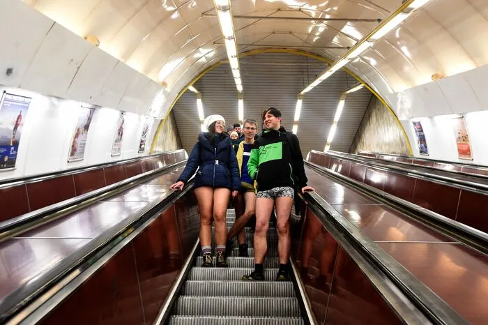 Weltweit lassen nach Angaben der Organisatoren Menschen in mehr als 60 Städten die Hosen hinunter.