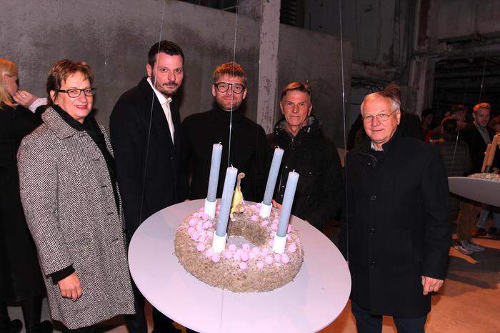 Rosemarie Puchleitner, Andreas Stern, Premysl Hytych, Karl Puchleitner und Josef Ober bei der Ausstellungseröffnung  