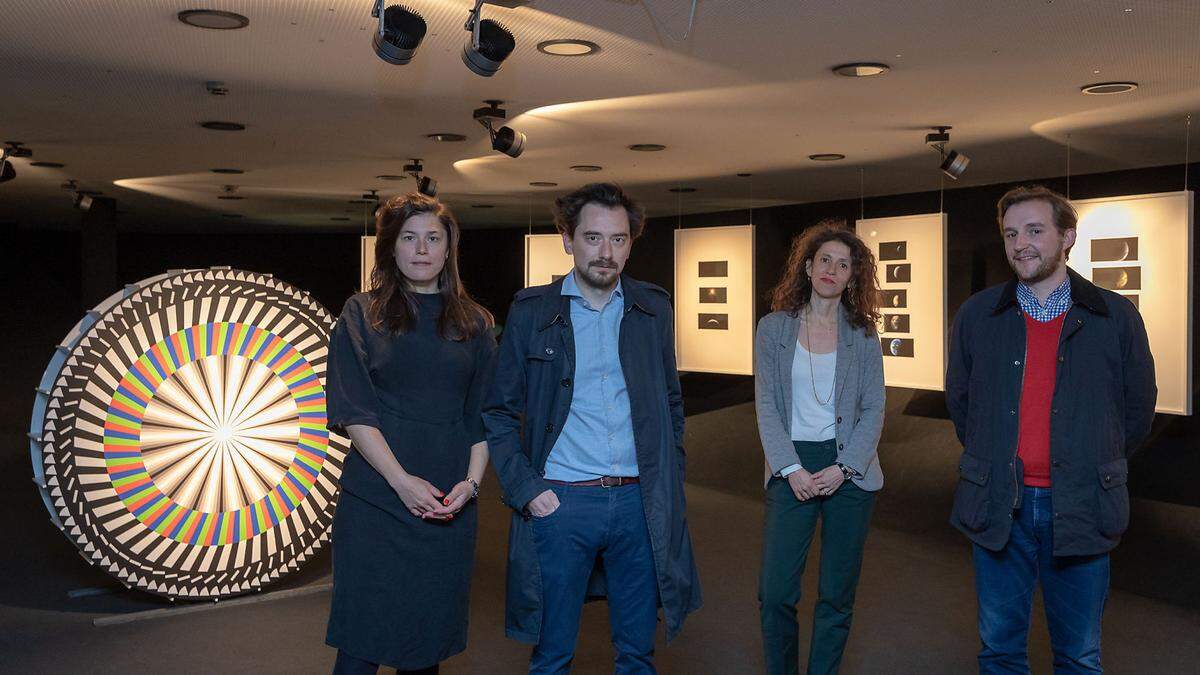 Gruppenfoto, v. l. n. r.: Künstlerin Laura Wagner, Künstler Johann Lurf, Kuratorin Katrin Bucher Trantow und Diagonale-Intendant Peter Schernhuber