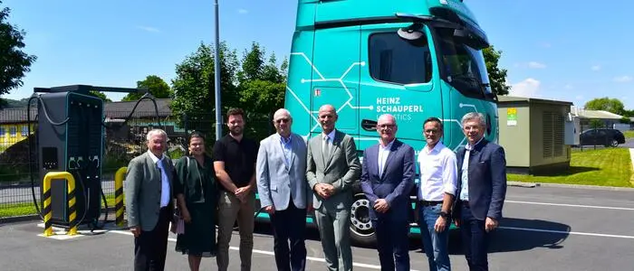 Bürgermeister Josef Ober, Vizebürgermeisterin Sonja Skalnik, Stadtamtsdirektor Philipp Huemer, Geschäftsführer Heinz Schauperl, Landesrat Willibald Ehrenhöfer, Geschäftsführer Heinz Schauperl, Prokurist Christoph Langer, Landtagsabgeordneter Franz Fartek (v. l.)