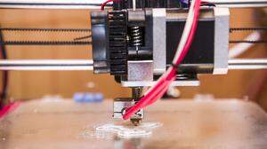 Heute können 3D-Drucker verschiedenste Rohstoffe wie Gummi, Metalle oder Alu verarbeiten