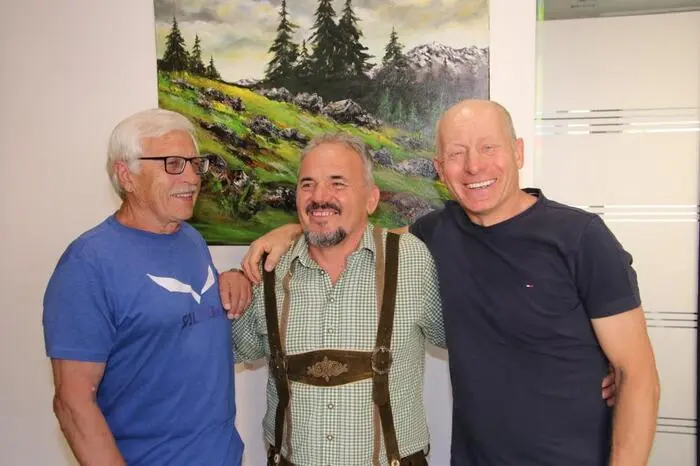 Der bei der Voitsberger Berglandmilch Beschäftigte greift immer, wenn es ihm möglich ist, zum Pinsel. Wohl auch, um seine Vergangenheit, das Schreckliche im Kosovo Erlebte und seine Flucht aufzuarbeiten.