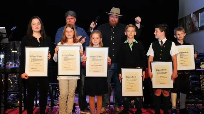 Andreas Amon, Obmann der Vereines "MUT, lud am 9. Juni, zu "Charity at the Chapel", einem Rockkonzert in der Pfarrkirche Zeltweg. Der karitative Gedanke stand wieder im Vordergrund. Der Erlös geht auch heuer an junge musikalische Talente der Region.