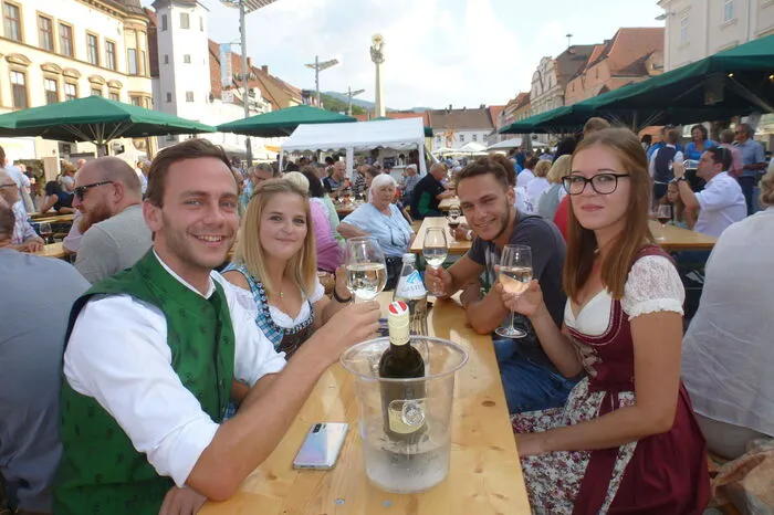 Etwa 30 Winzerinnen und Winzer präsentierten ihre feinsten Tröpferln.