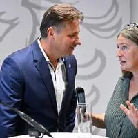 Am Freitagvormittag, kurz vor der Präsentation der neuen Koalition, trifft Elke Kahr auch René Apfelknab