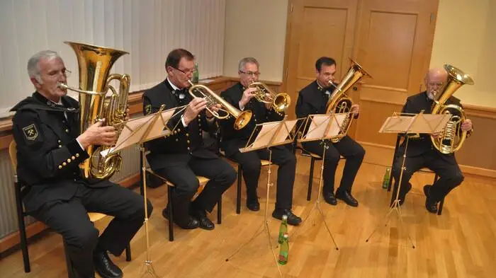 Die Ehrenzeichen gingen an Aldo Striccher, Alfred Jauk, Klaus GEhr, Engelbert Huber und Kurt Rath. Klicken Sie sich durch weitere Bilder.