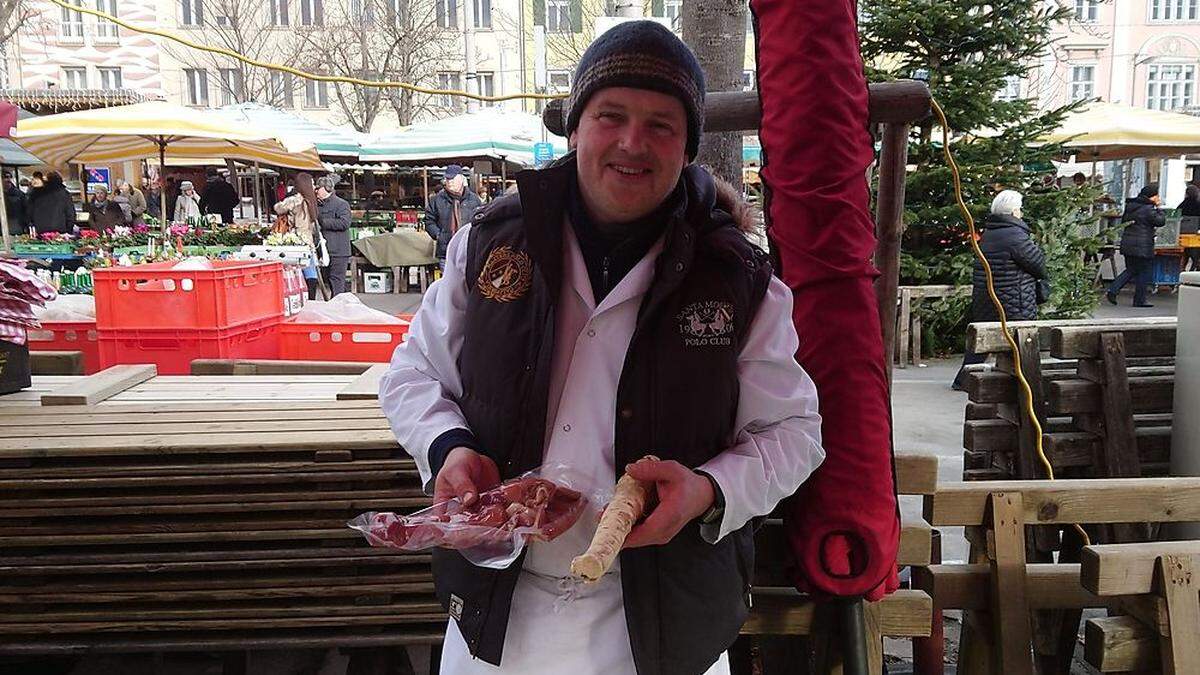 Bei Werner Scherr gibt es jedes Jahr zu Silvester Schweinsrüssel.