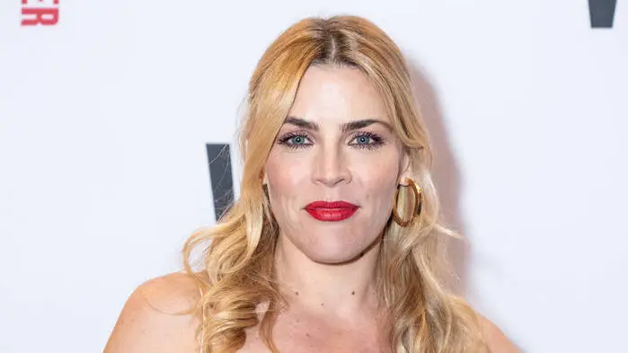 Im Interview mit dem „People“-Magazin sprach Busy Philipps über die Schock-Diagnose und ihre OP