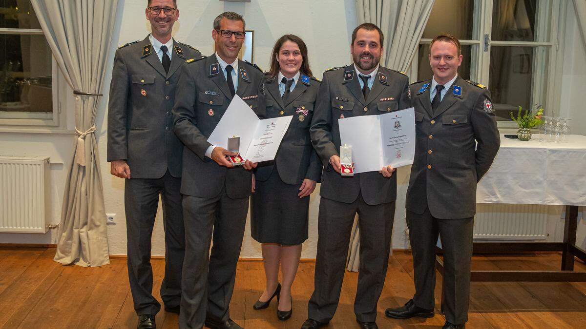 Martin Klar, Christian Pichler, Stephanie Angerer, Gerald Guggenberger und Dylan Morley beim Sommernachtsempfang des Roten Kreuzes 