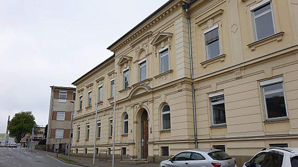 Stadt Knittelfeld will ehemaliges Gerichtsgebäude kaufen – und daraus ein „Haus der Vereine“ machen, gleichzeitig wird so ein großes Flüchtlingsquartier verhindert