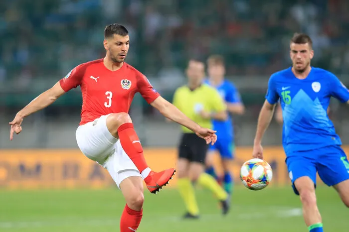 Aleksandar Dragovic: 4 Die Verteidigungsarbeit funktionierte tadellos, er fing die Bälle ab und erlaubte sich kaum Fehler. Seine Wachsamkeit gestattete den slowenischen Angreifern keinerlei Spielraumnutzung.