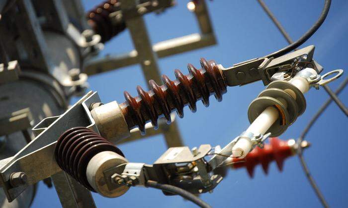 Schwankungen im Netz können in der Regel ausgeglichen werden – dafür muss die Balance zwischen Stromerzeugung und Verbrauch stimmen.