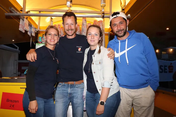 Bitte klicken Sie sich durch die Bilder!