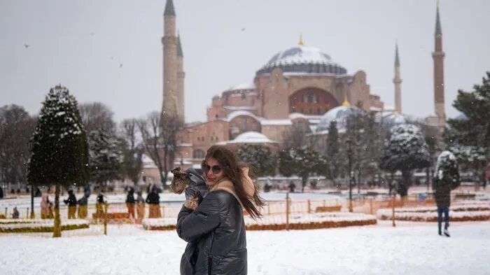 Ein ungewöhnliches Bild: Die türkische Stadt Istanbul ist aktuell in Schnee gehüllt.  