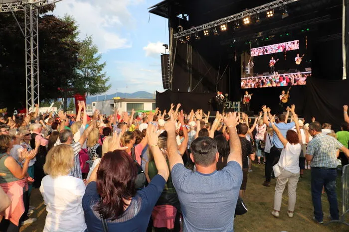 Bereits am Mittwoch feierten rund 3000 Schlager- und Volksmusikfans im Sportzentrum Zeltweg, am Donnerstag dürften es sogar 5000 gewesen sein.