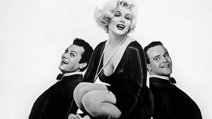 Marilyn Monroe war eine US-amerikanische Filmschauspielerin und Sängerin, Fotomodell und Filmproduzentin. Sie wurde in den 1950er Jahren zum Weltstar, ist heute eine Filmikone und gilt als archetypisches Sexsymbol des 20. Jahrhunderts.