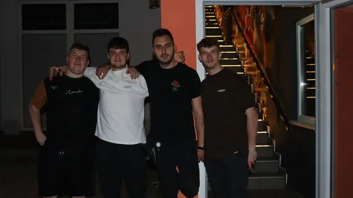 Die Mitarbeiter freuten sich über viele bekannte Gesichter am letzten offenen Abend der Disco "First Floor".