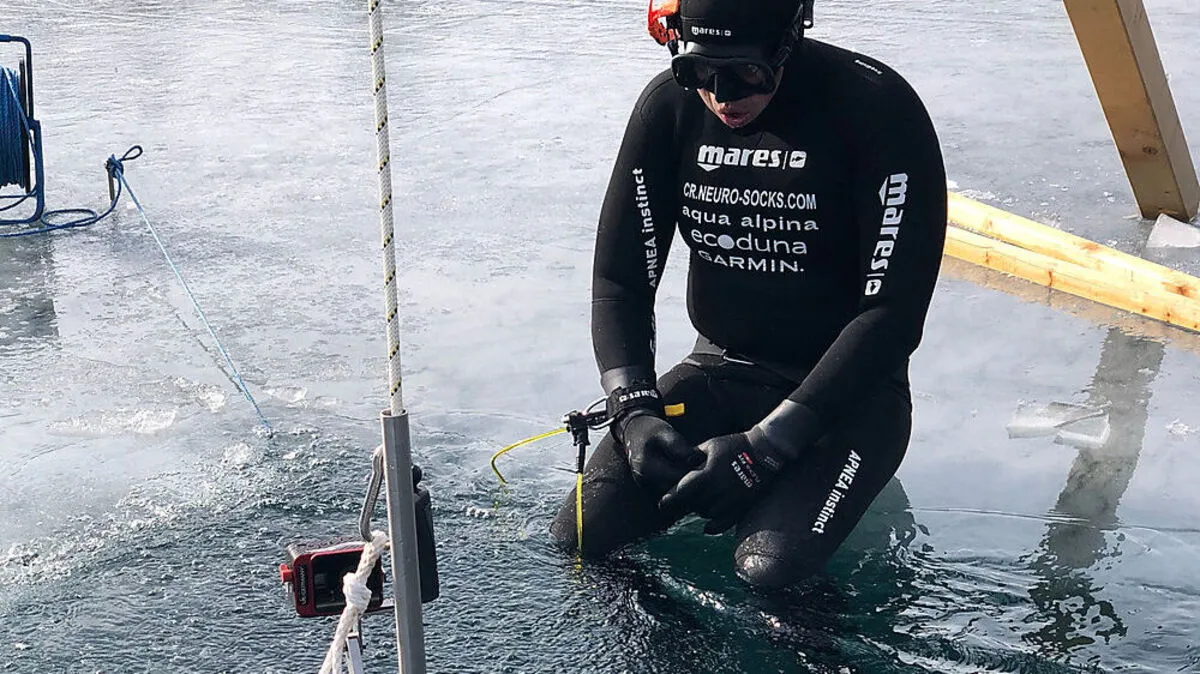 Um 11.20 Uhr startete Redl den Tauchgang 