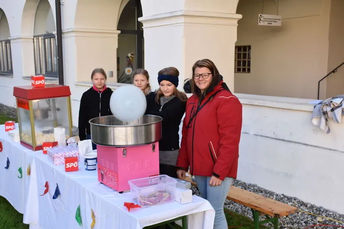 Für die Kleinsten gab es unter anderem Zuckerwatte.