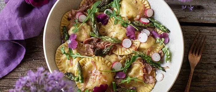 Gefüllte Nudelspezialität: Schinkenravioli