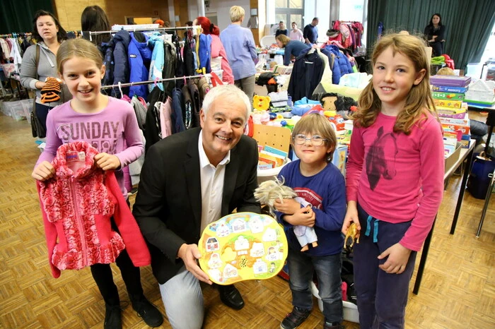 Übrigens: Auch Bürgermeister Alexander Benedikt schaute beim Flohmarkt vorbei. 