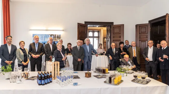 Zu einem Überraschungsfest für Altbürgermeister Alfred Stingl lud sein Nachfolger Siegfried Nagl am Dienstag (28.5.) ins Rathaus.
