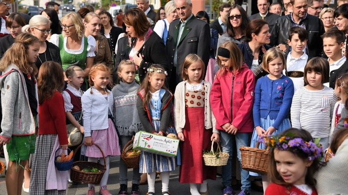 Gemeinsam mit dem Erntedank wurde das traditionelle Winzerfest in Bad Waltersdorf gefeiert.