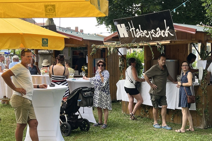 Mit erlesenen Weinen und Buschenschank-Schmankerl lockte das „Weindörfl“.