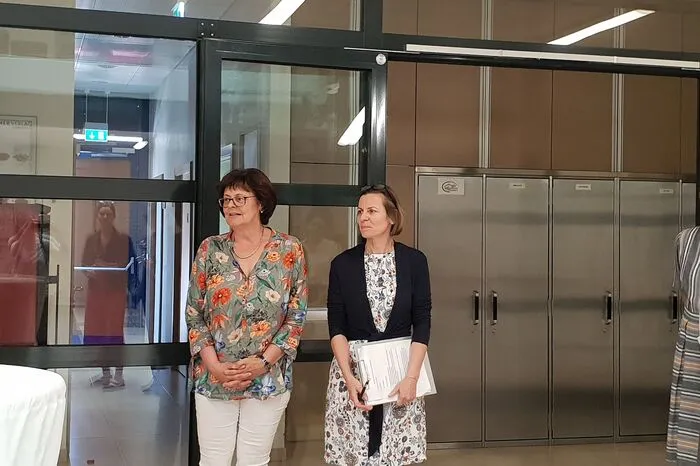 Direktorin Karin Puntigam und Fachvorständin Reinhild Reiter begrüßen die Gäste