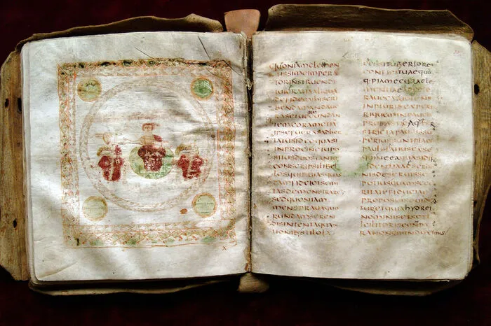 Stift St. Paul. Die Stiftsbibliothek beherbergt zum Beispiel das älteste Buch Österreichs, den Ambrosius-Kodex, außerdem das „vermutlich erste Druckwerk Johannes Gutenbergs, das Missale Speciale abbreviatum“ aus dem Jahr 1450. Das Museum hat ab 1. Mai geöffnet.
