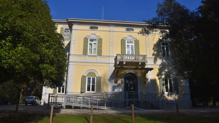 Die Villa Carinzia, erbaut im 19. Jahrhundert, steht im Westen von Friaul.