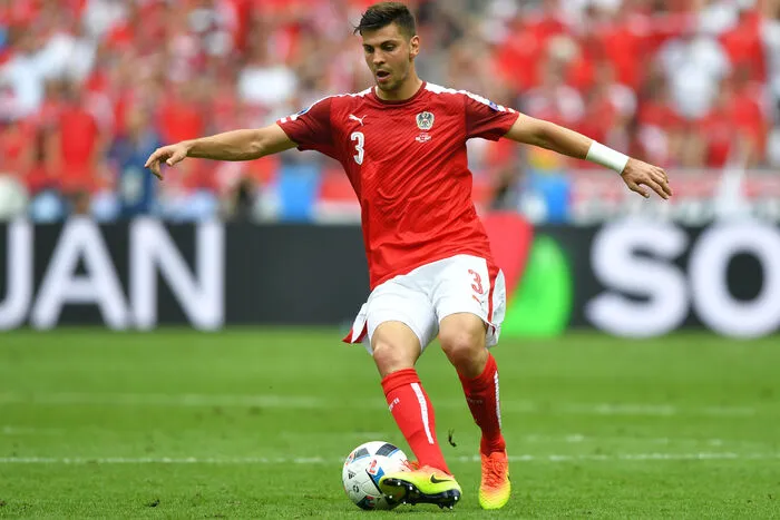 Aleksandar Dragovic: 1. Man muss es hart sagen: Er war Österreichs Totenvogel. Rot in Partie eins, zwar übernahm er die Verantwortung des Elfers, aber er verschoss. Da half auch seine besser zweite Hälfte nicht mehr.
