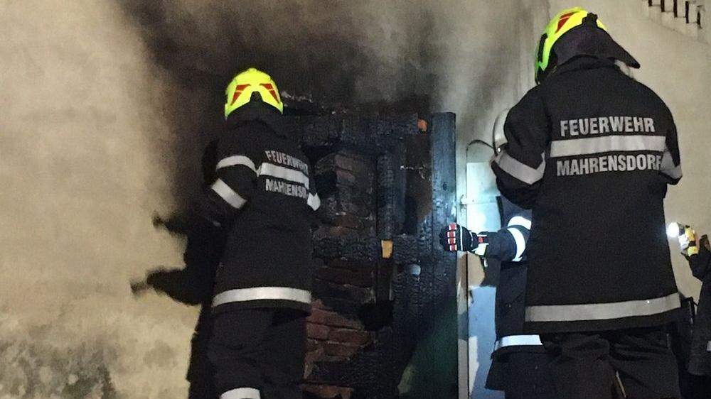 Die Einsatzkräfte der Feuerwehr Mahrensdorf löschten den Brand
