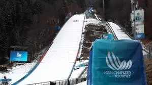 An der Skisprungschanze könnte es 2027 ein Eishockey-Event geben