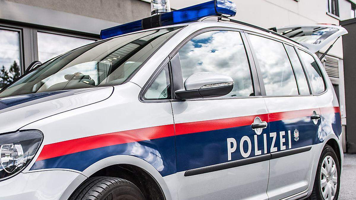 Der 26-Jährige Lenker war laut Polizei sofort tot