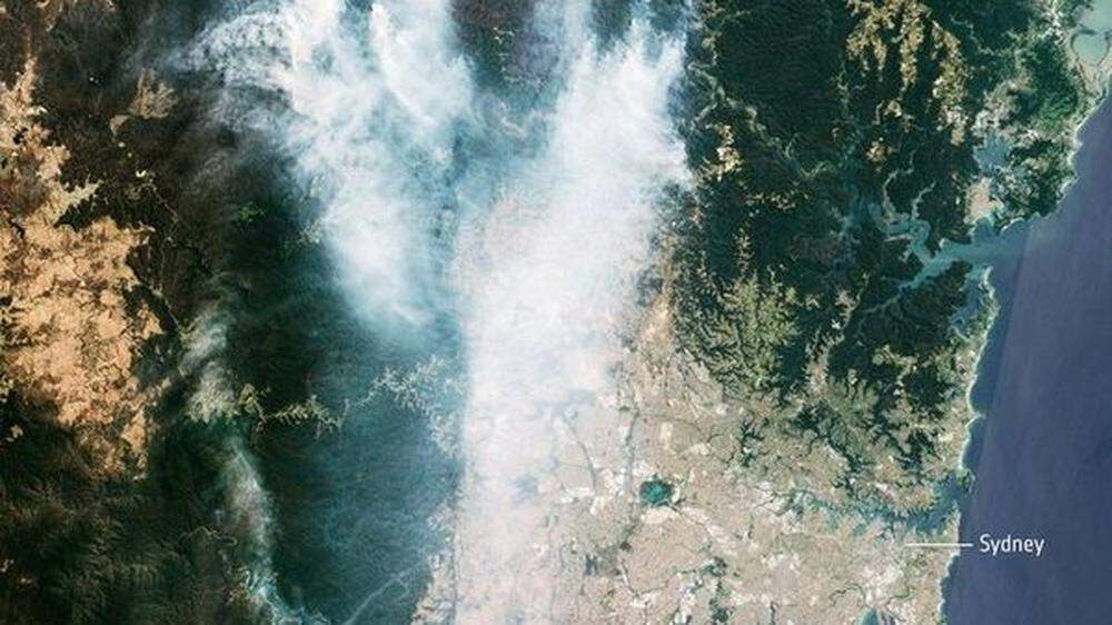 Rauch von den Buschfeuern zieht in Richtung Sydney