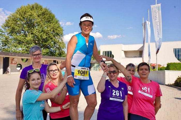Die Kolleginnen des Spittaler Frauen-Lauftreffs gratulierten Semmler zu ihrer großartigen Leistung.